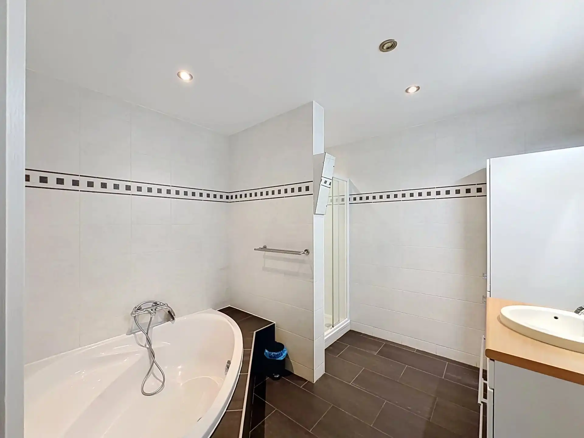TE HUUR | Ruim gelijkvloers appartement met tuin foto 12