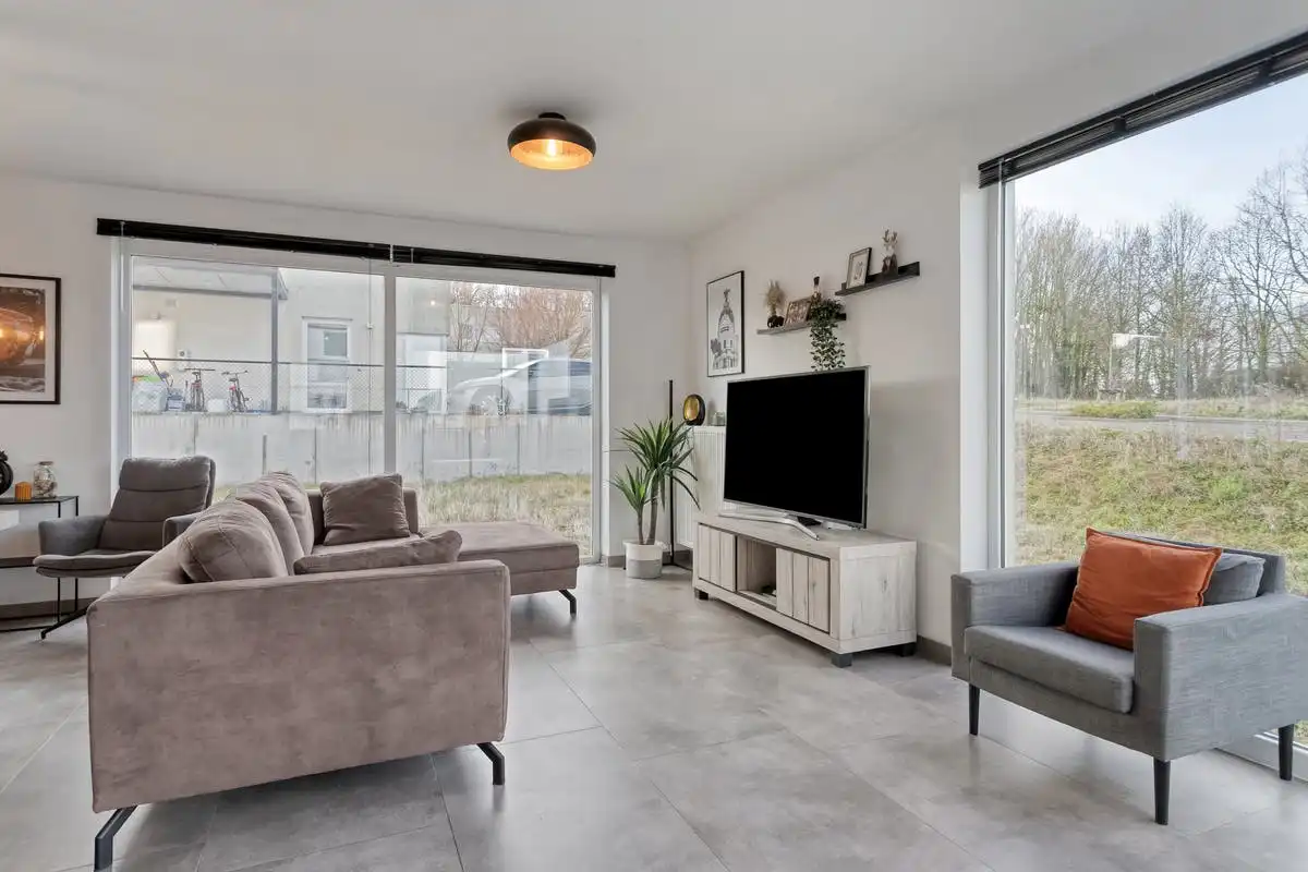 Volledig instapklaar huis met 3 kamers te koop in Anzegem foto 3