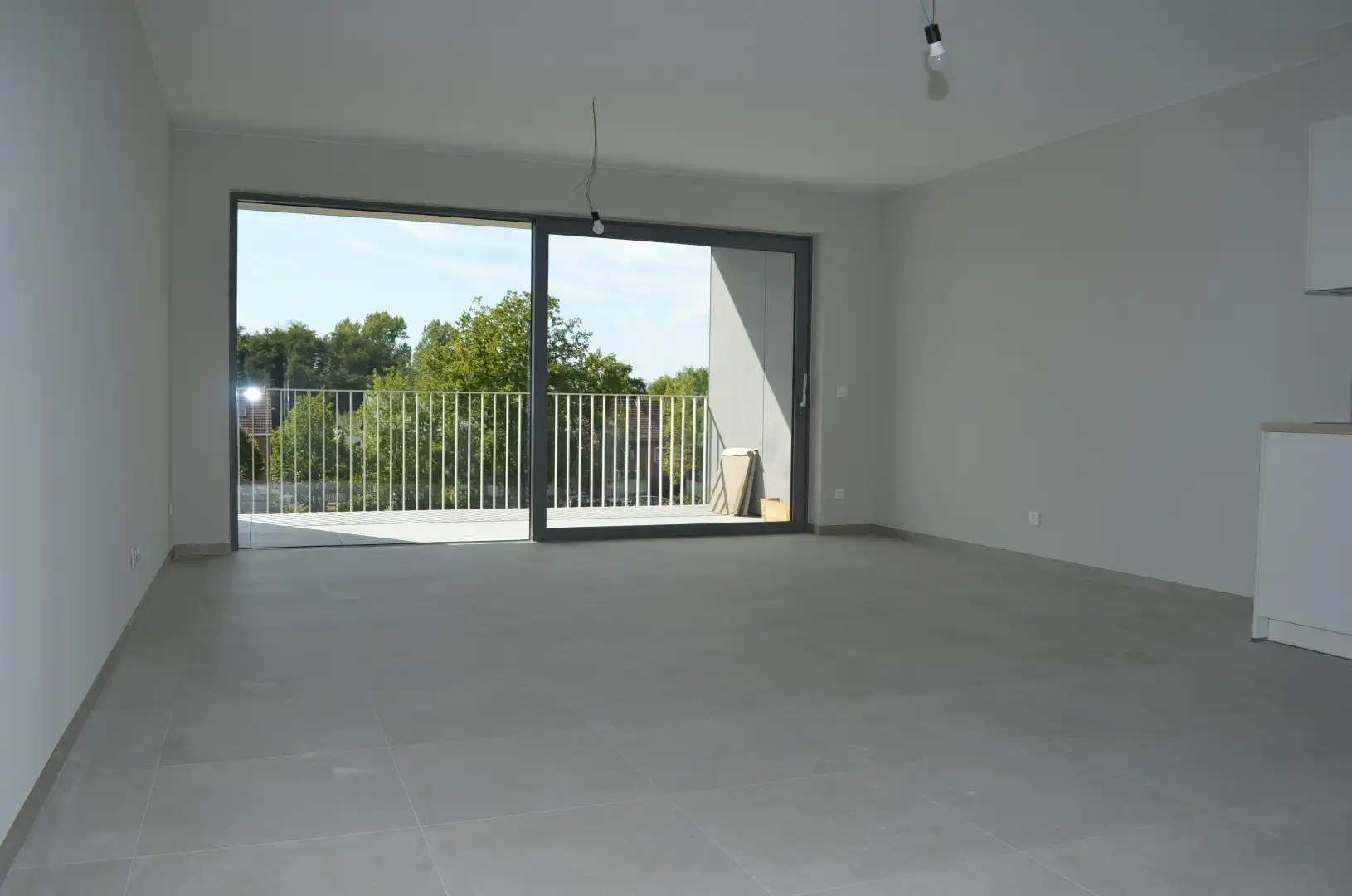 Wonen aan 't kanaal in Residentie Bakboord in een 2 slpk appartement met ruim terras.  Lift aanwezig. foto 4