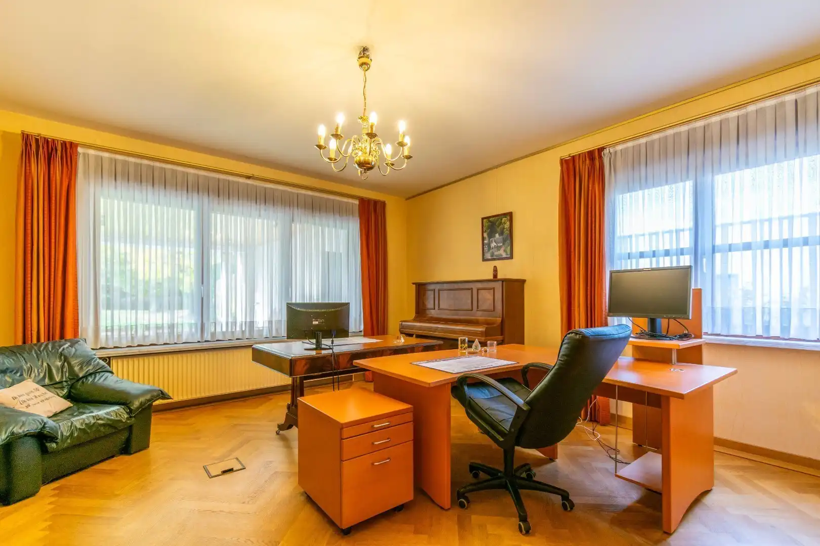 RUIME VILLA MET 6 SLAAPKAMERS OP PERCEEL 20ARE! foto 11