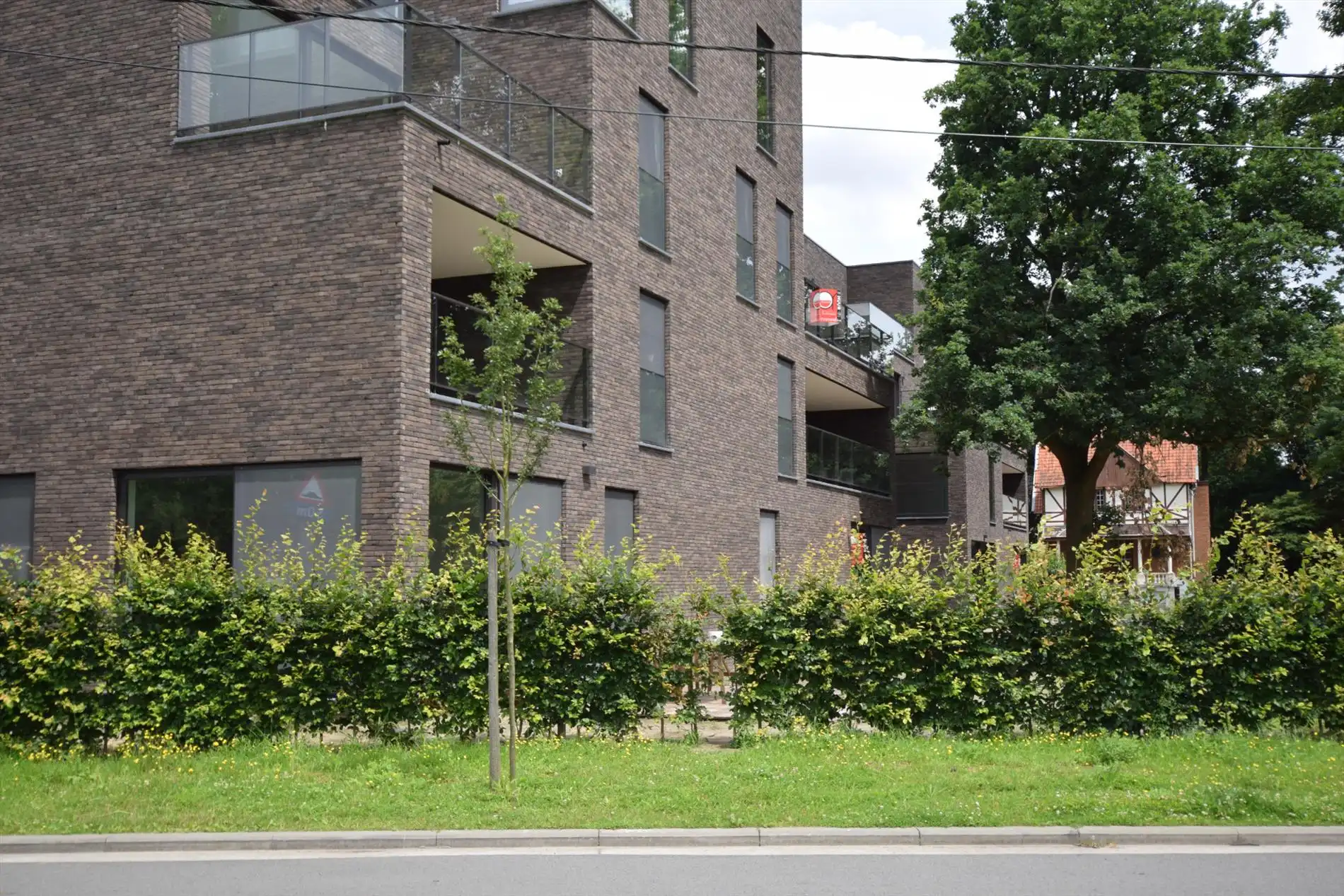 Parkeerplaats te huur in Zwijnaarde foto {{pictureIndex}}