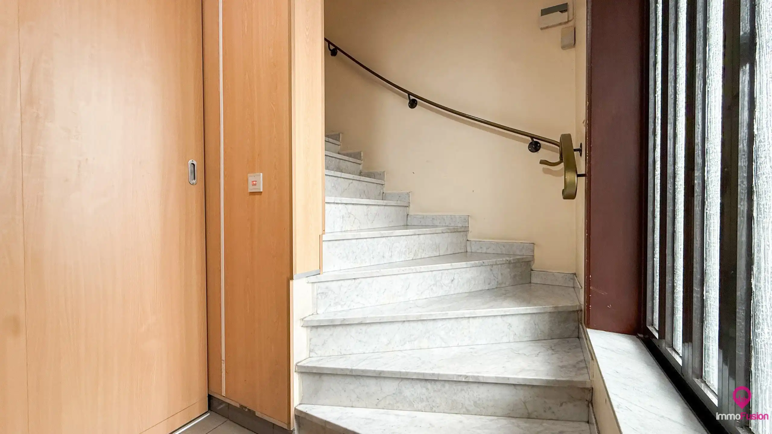 Handelspand met woonst op zeer goede commerciele ligging! foto 32