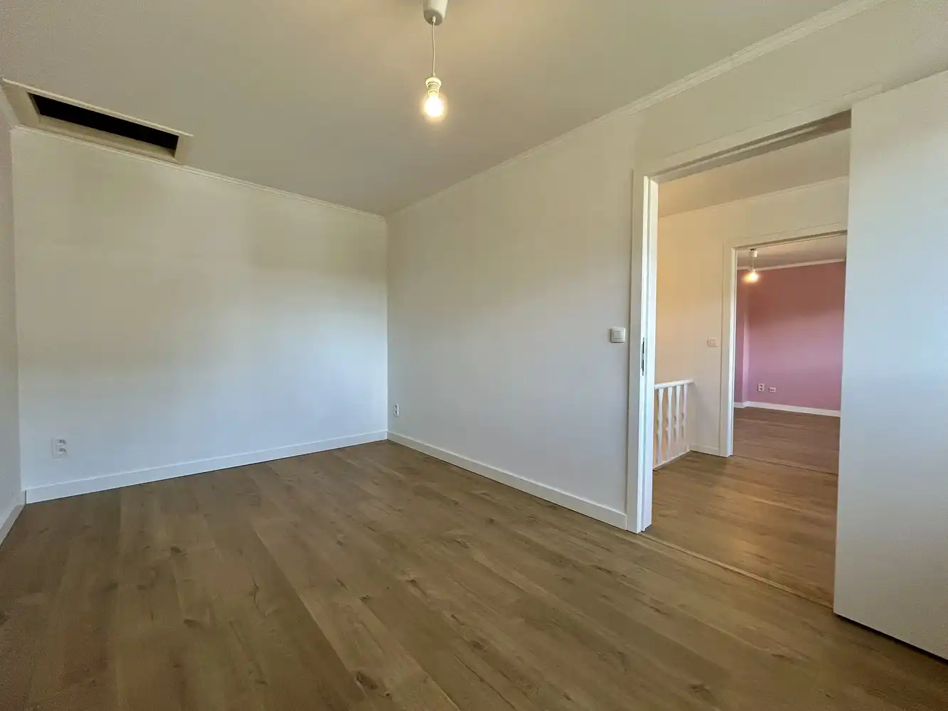Instapklare halfopen woning op toplocatie in de gegeerde Spaanse Kroonwijk foto 13