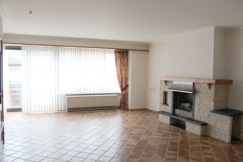 Centraal gelegen 2-slaapkamer appartement met terras foto 3