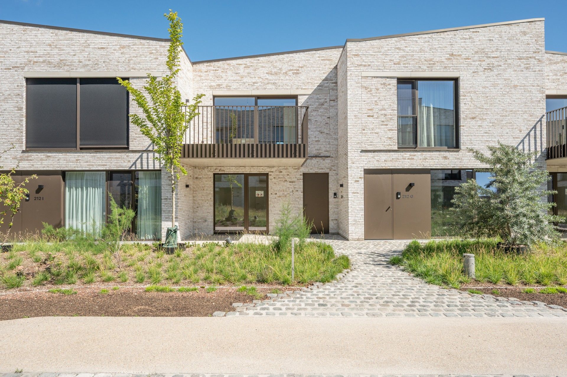 Architecturale nieuwbouwwoning met BEN-label en unieke leefruimte foto {{pictureIndex}}