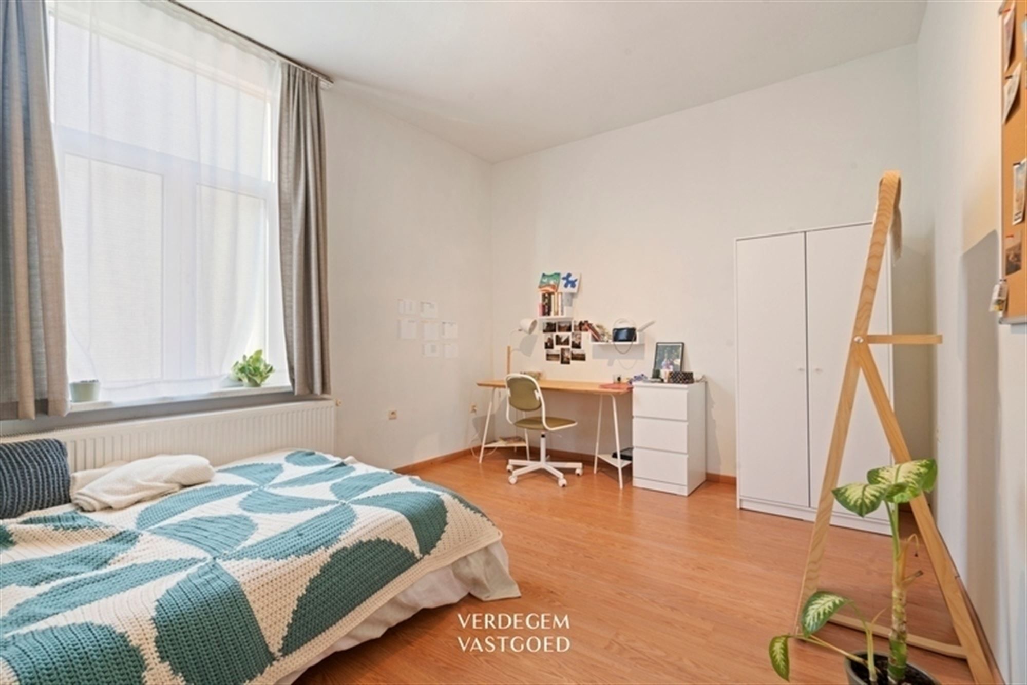 Centraal gelegen woning met 4 mooie slaapkamers foto 2