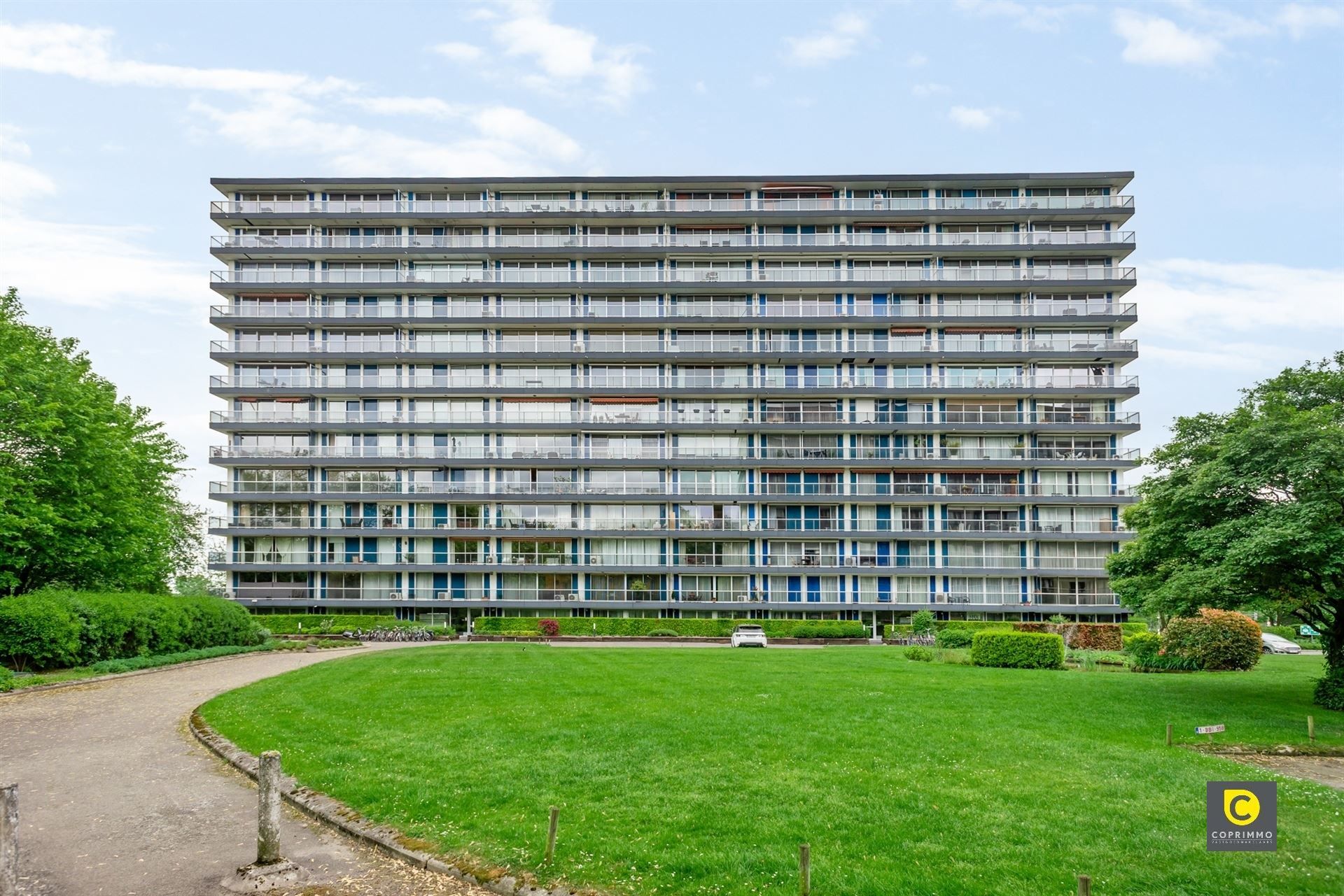 Prachtig gerenoveerd GLV 1 slpk app met terras! foto 10