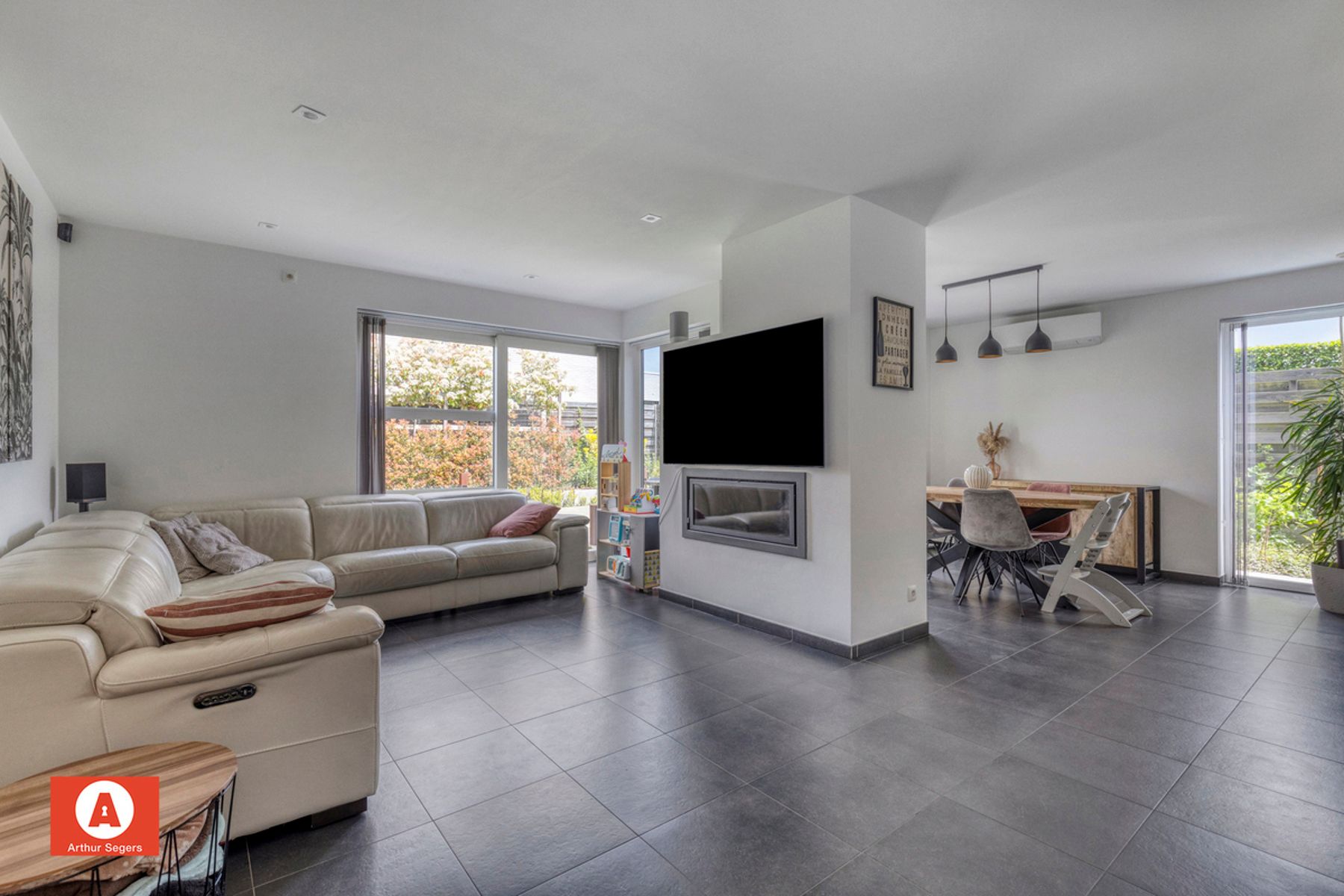 Ruime energiezuinige villa met 5 slaapkamers op toplocatie! foto 4