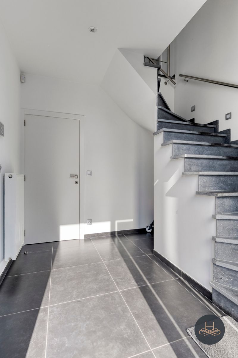 Hyperuitgeruste woning & broodjeszaak te Begijnendijk foto 3