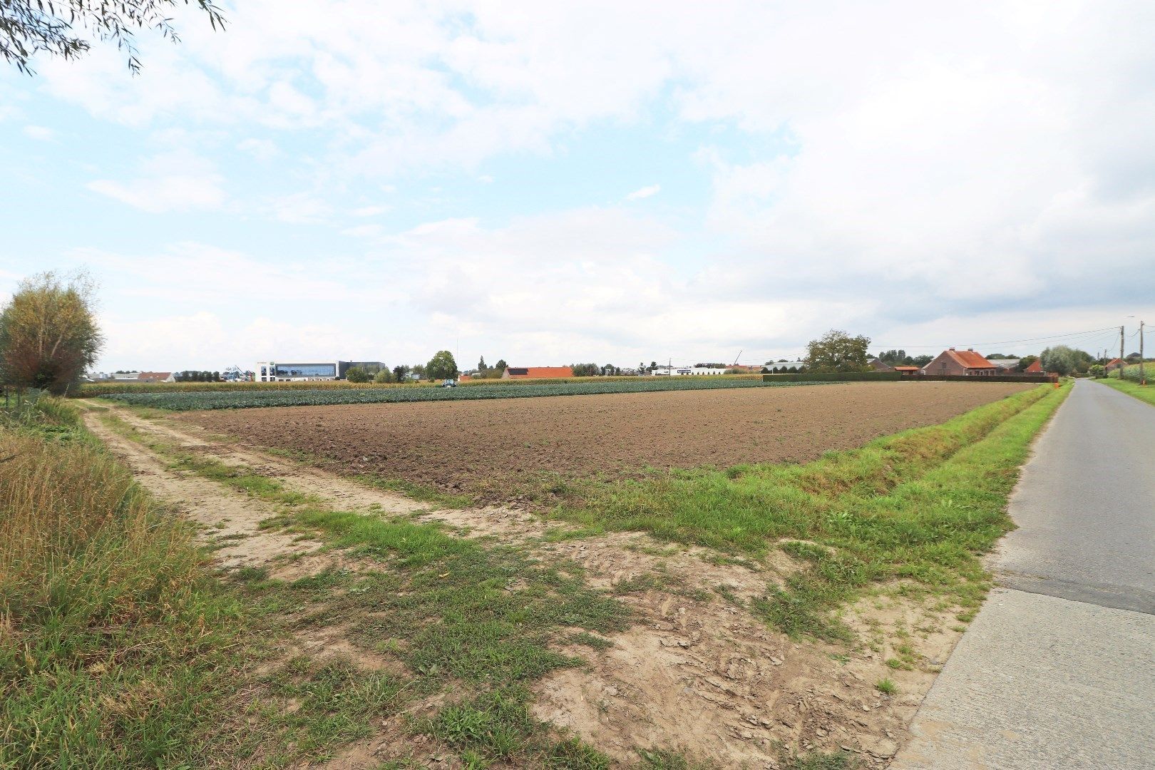 Weide (vrij van gebruik) foto {{pictureIndex}}