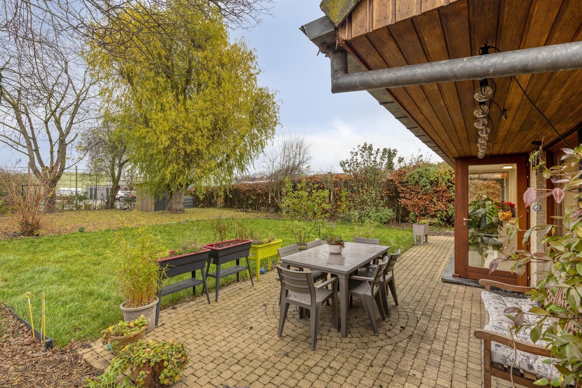 Woning met 4 slaapkamers in een rustige woonwijk foto 15