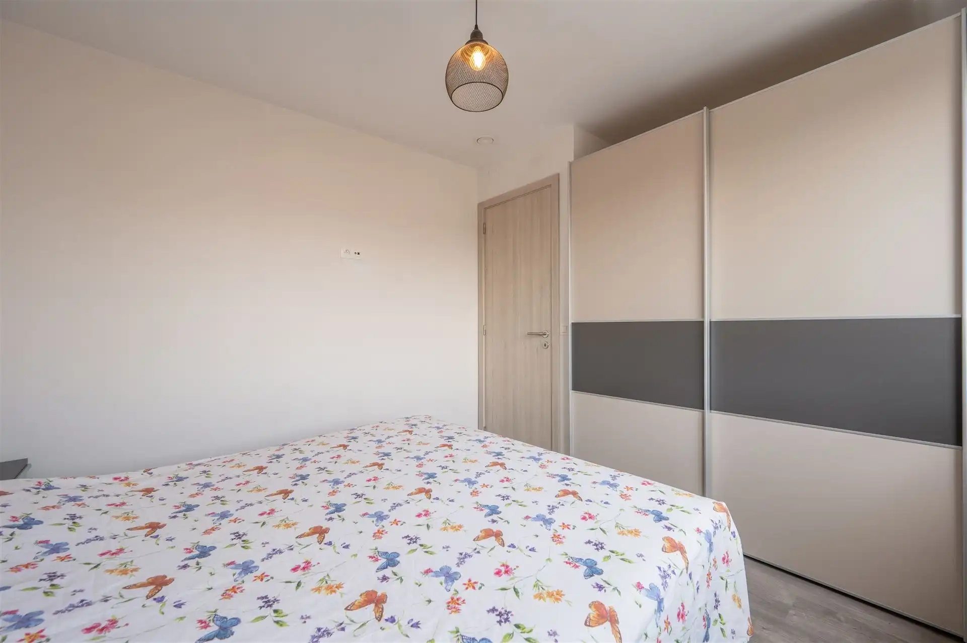 Gemeubeld appartement met 2 slaapkamers en ruim terras. foto 13