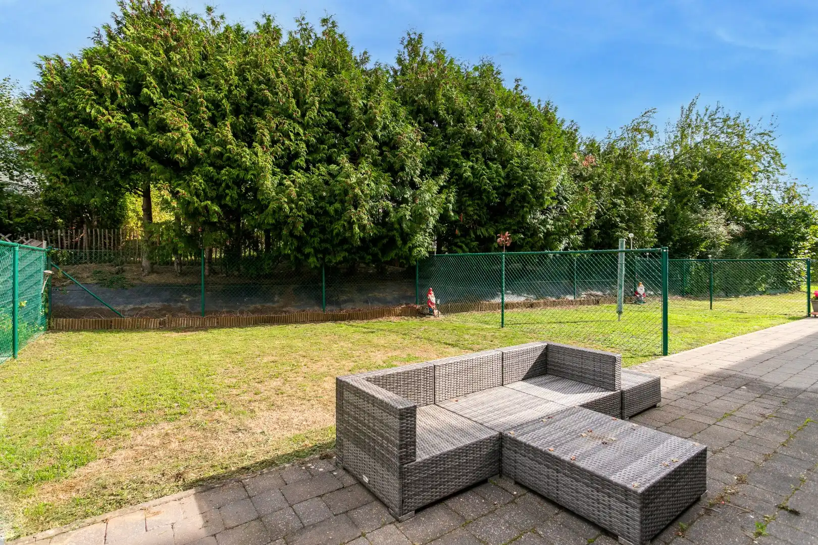 Instapklaar gelijkvloersappartement met 3 slaapkamers en tuin foto 8