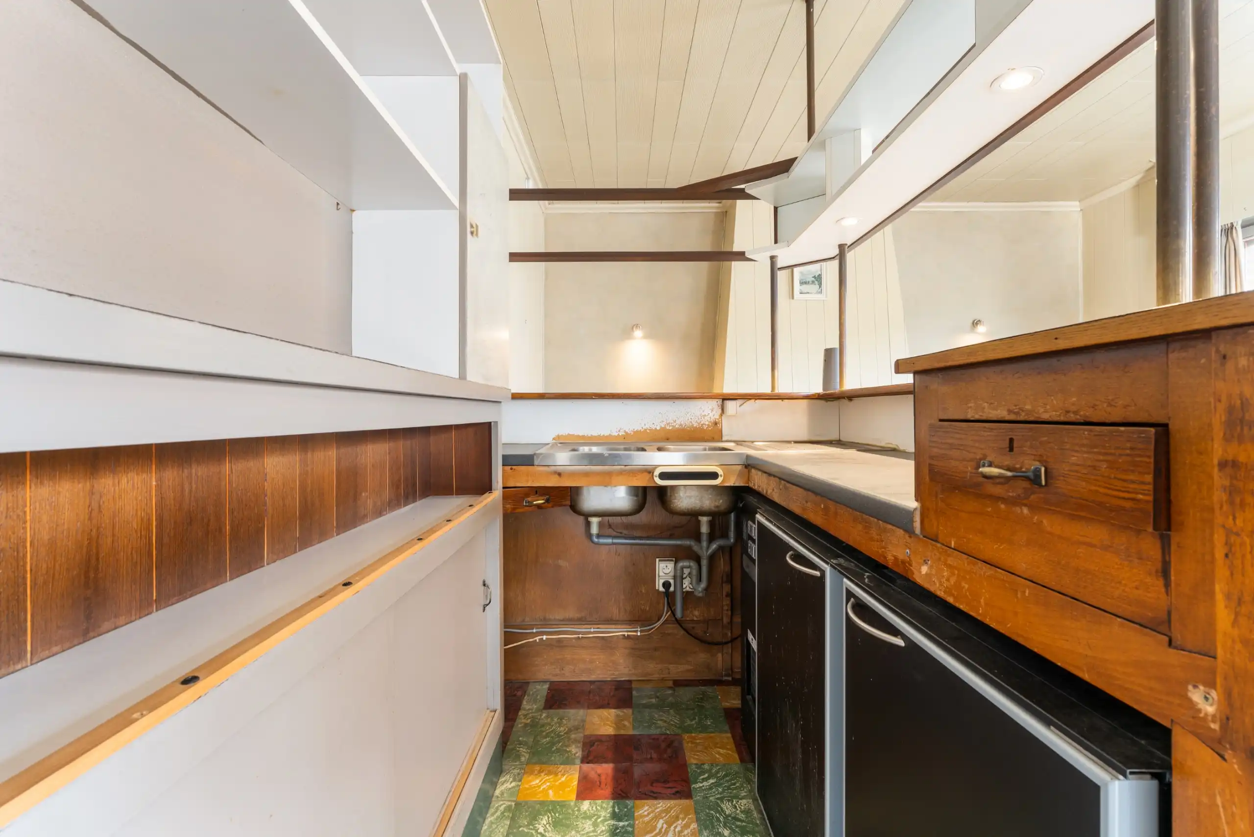 Voormalig te renoveren handelspand met woonst foto 4