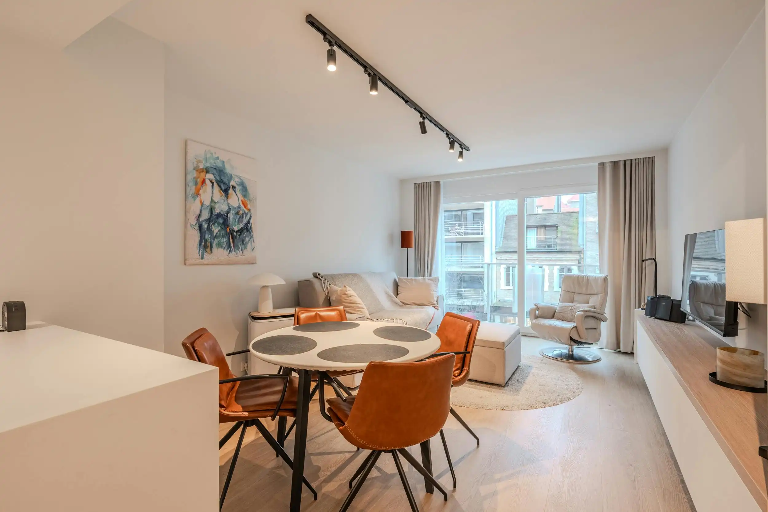 Stijlvol gerenoveerde studio op toplocatie foto {{pictureIndex}}