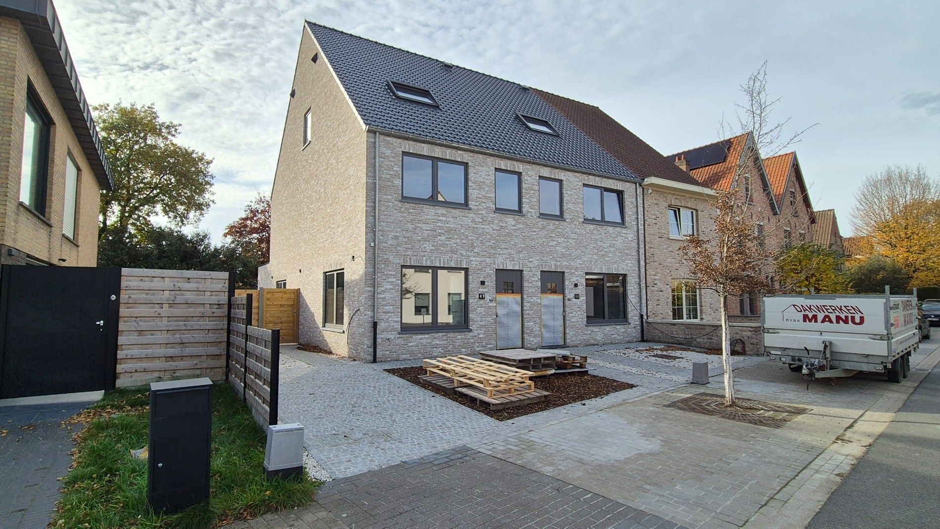 Sint-Michiels: nieuwbouw woning met 4 slaapkamers foto {{pictureIndex}}