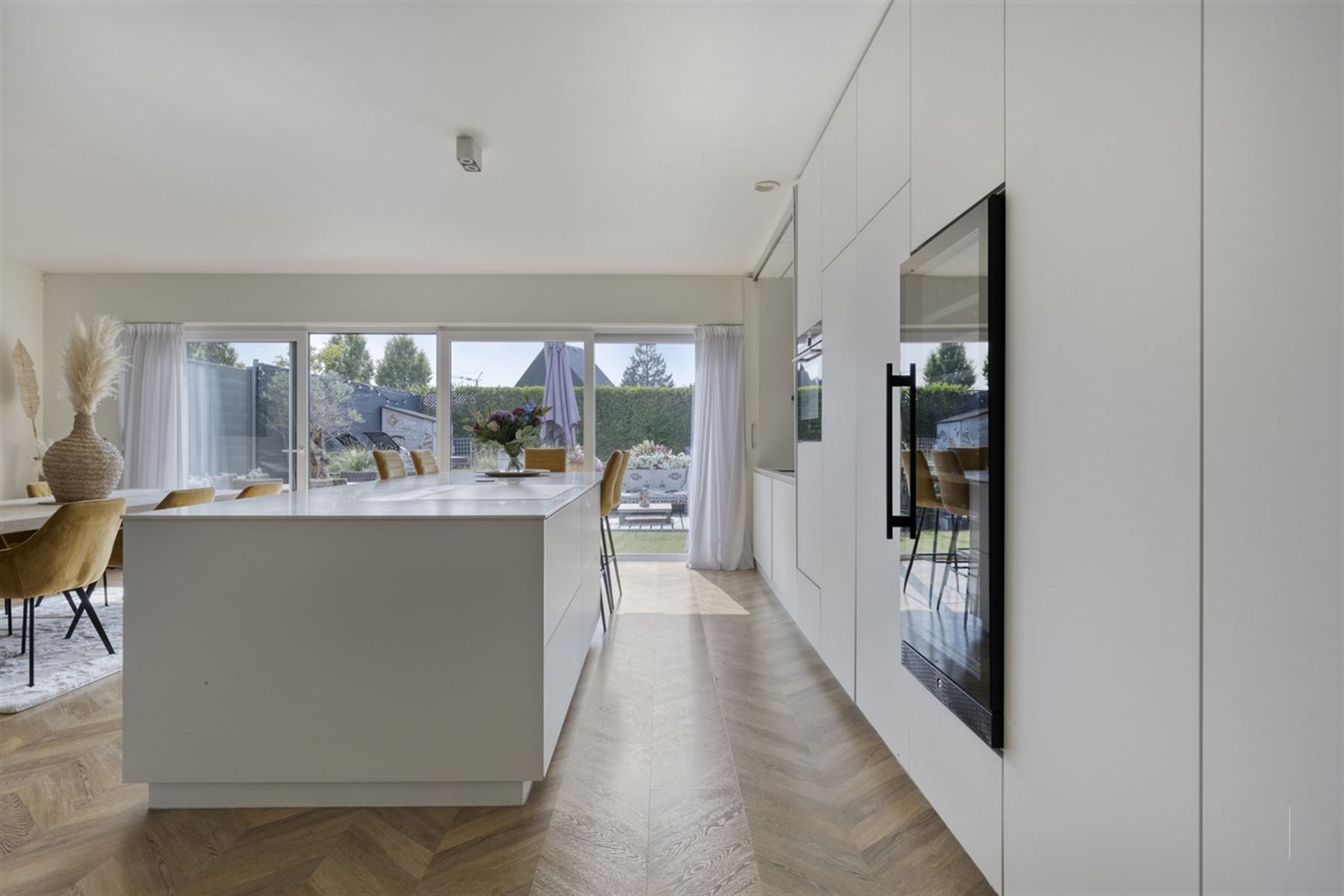 Zeer recente nieuwbouwwoning met garage en 4 slaapkamers foto 7