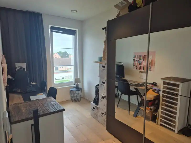 APPARTEMENT MET TERRAS EN AUTOSTAANPLAATS TE HUUR IN MOERBEKE foto 9