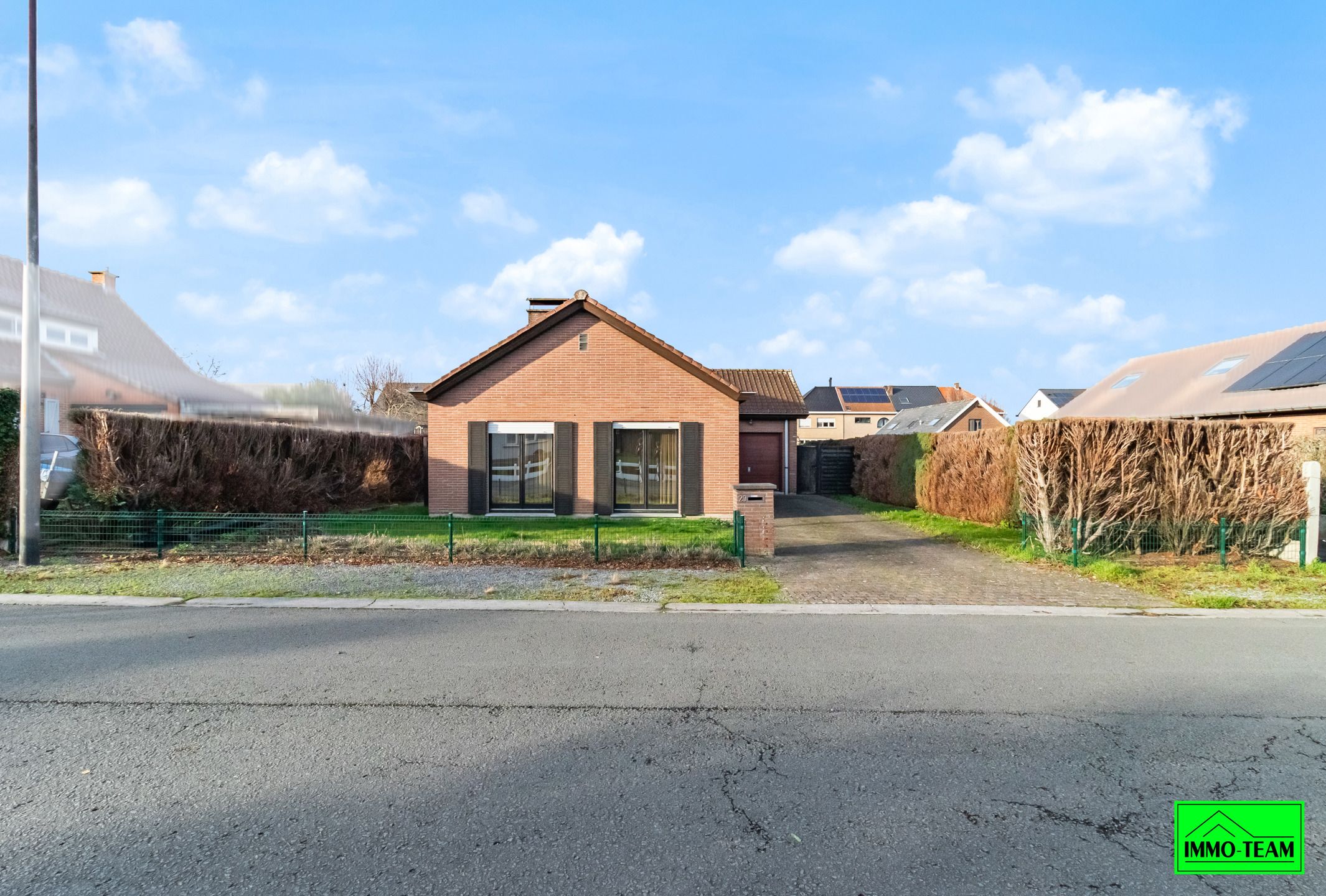 Bungalow met 3 slaapkamers in rustige woonwijk  foto 2