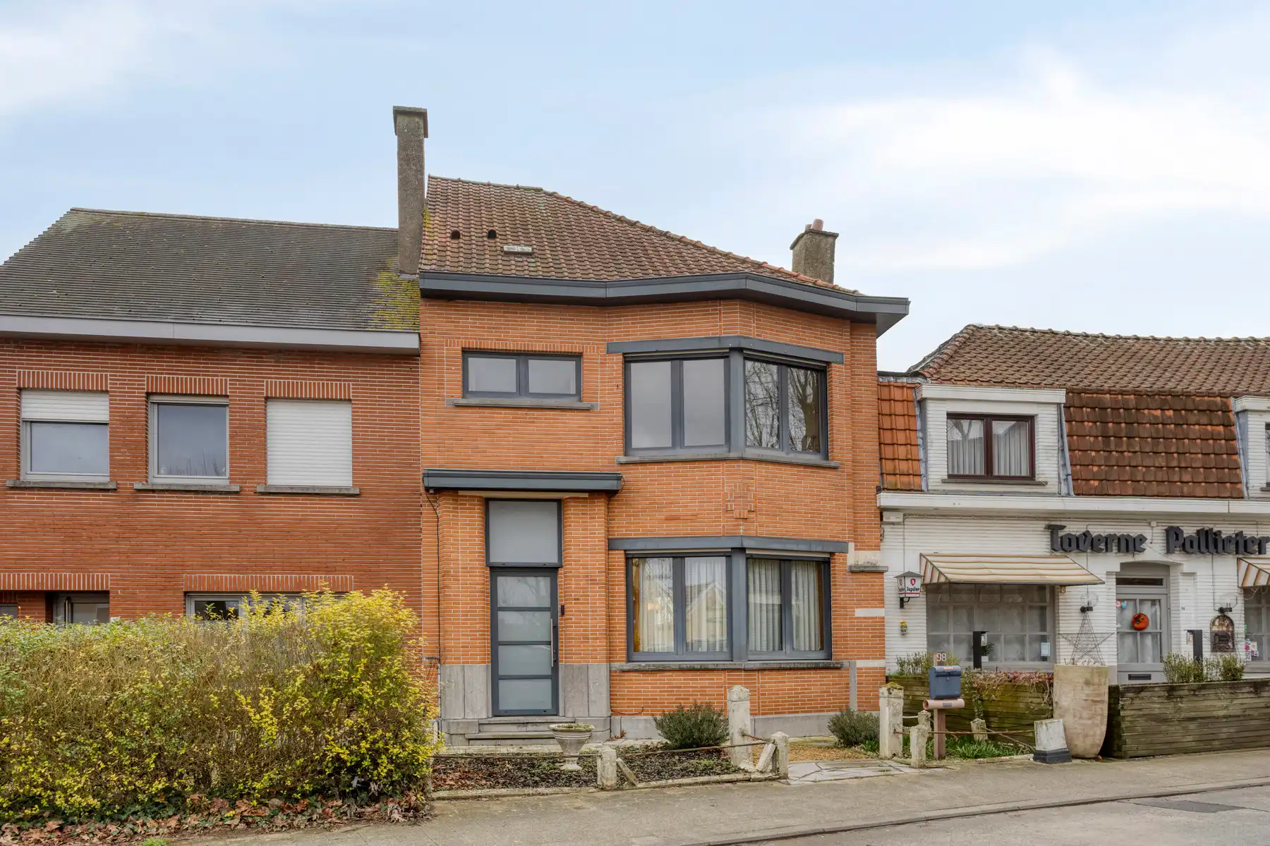 veelzijdig handelshuis met woonst en appartement foto 28