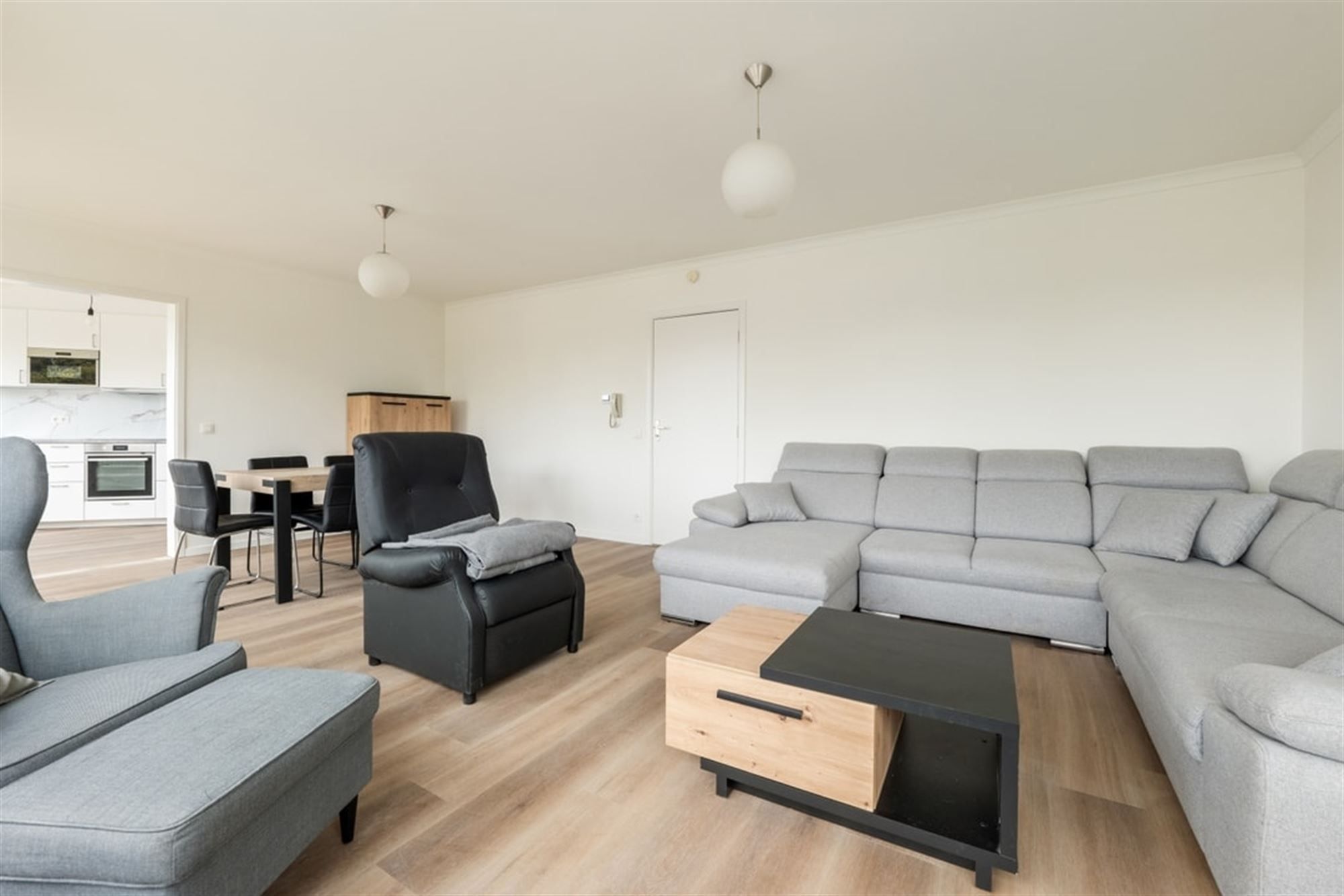 KNAP APPARTEMENT MET 2 SLKS EN PARKEERPLAATS VLAKBIJ HET CENTRUM VAN SINT-TRUIDEN  foto 7