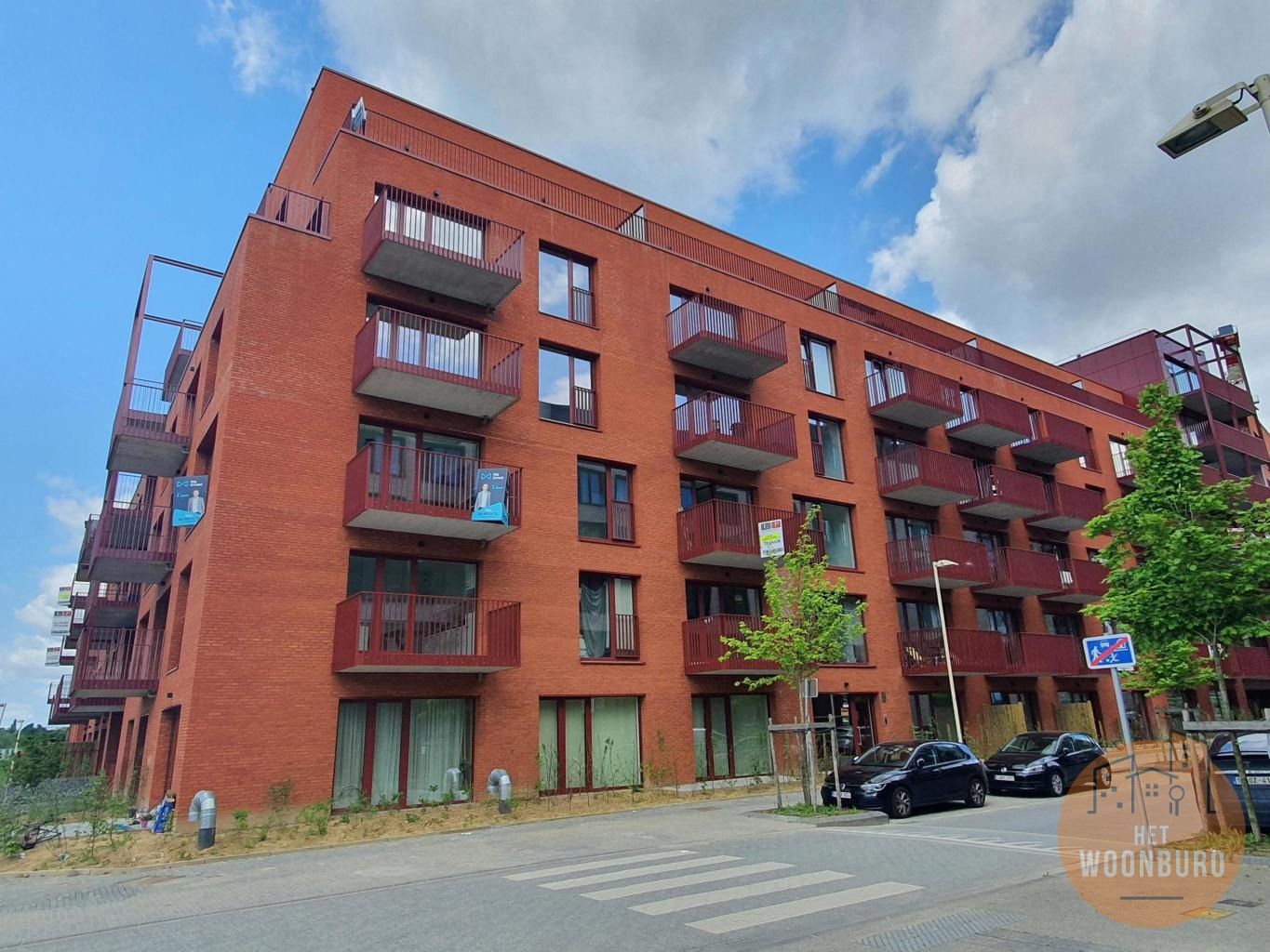 Nieuw appartement 2e verd. met terras en staanplaats foto {{pictureIndex}}