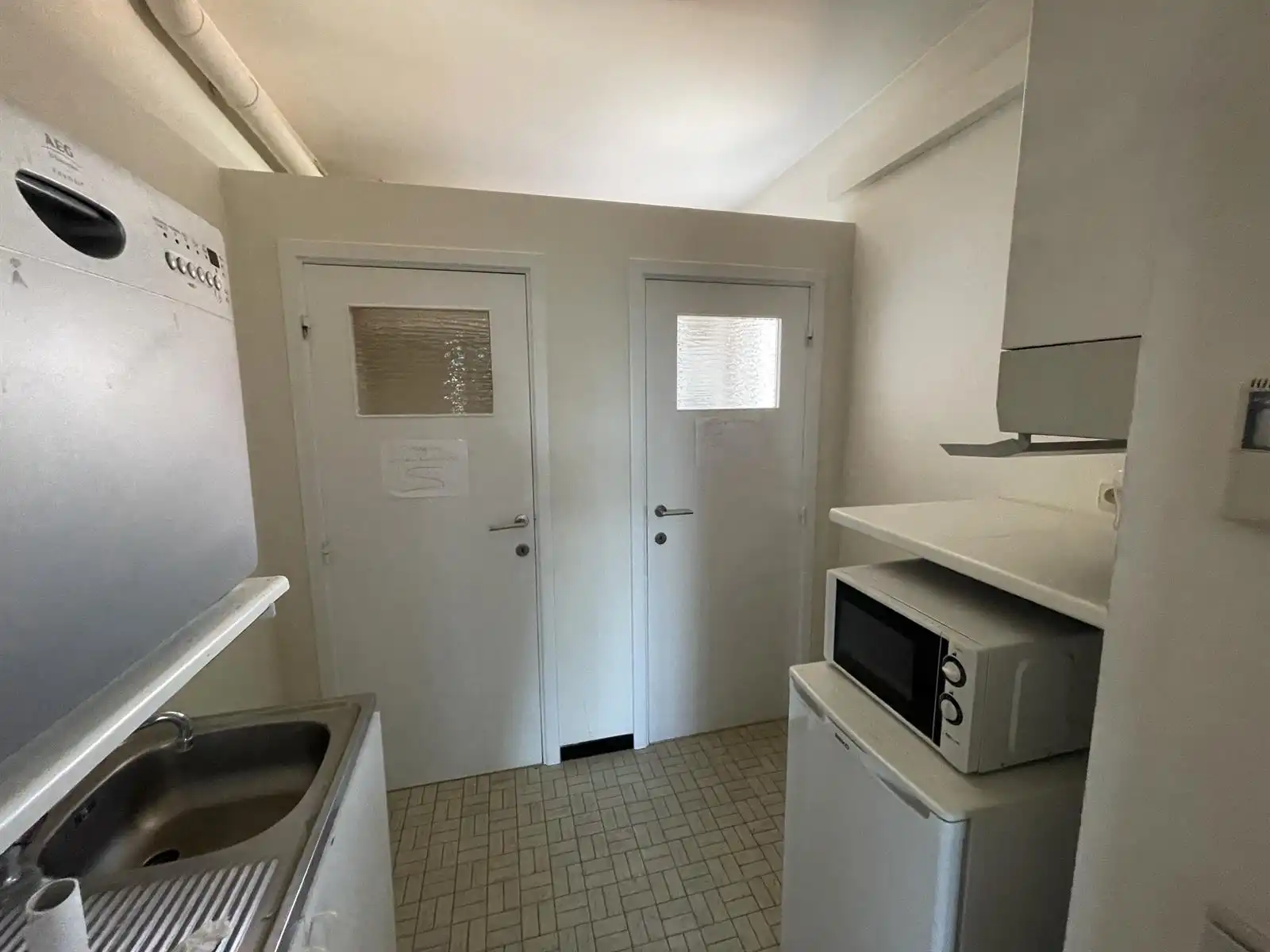 Hoekkantoor te huur met panoramisch uitzicht over de stad foto 10