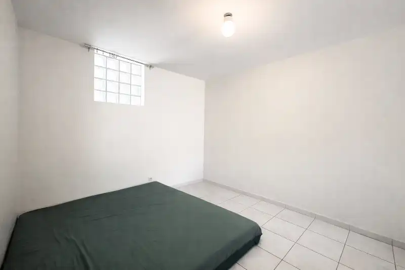 Energiezuinig 2 slaapkamer appartement vlakbij grote markt Ieper. foto 7