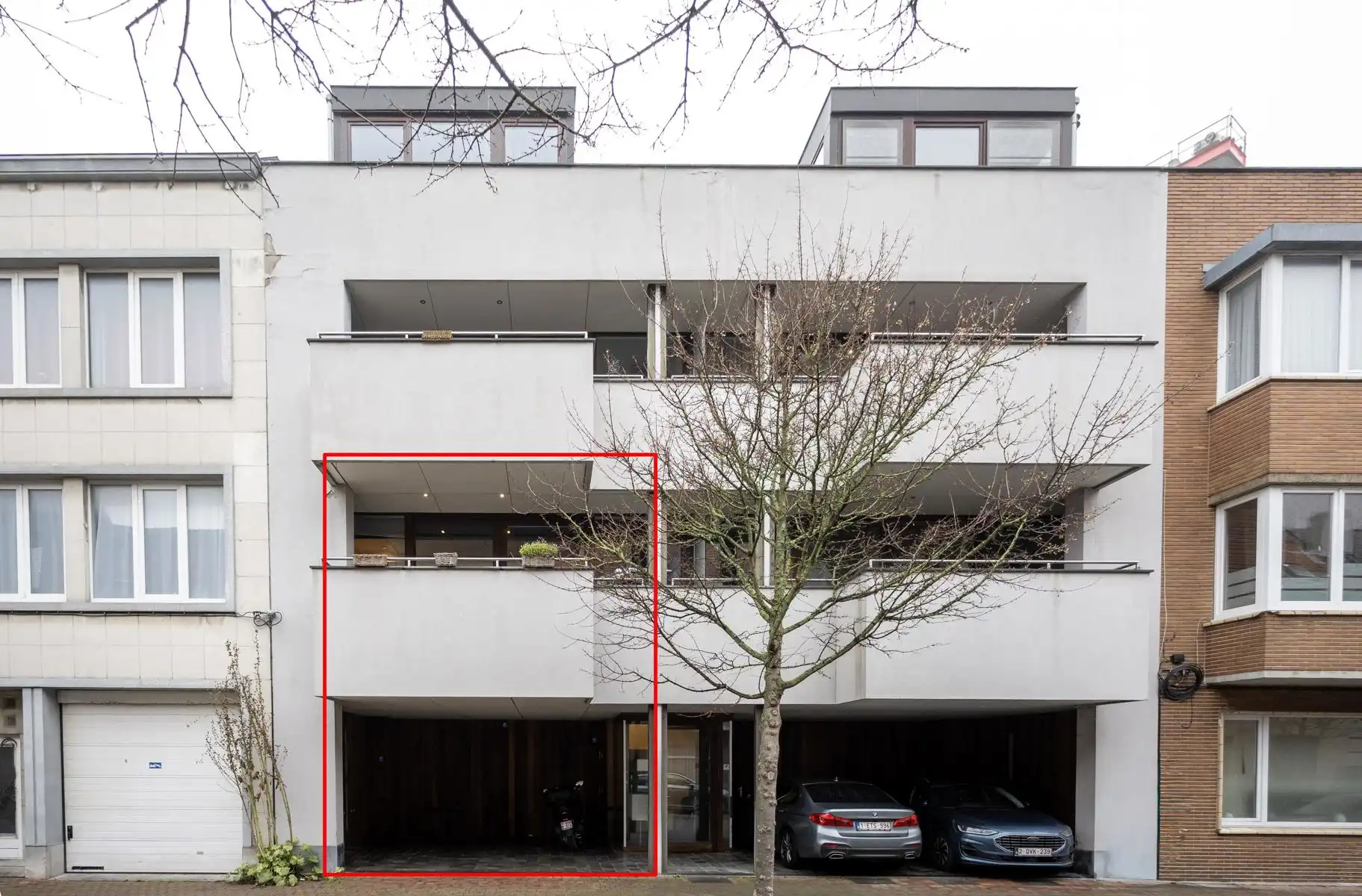 Ruim duplex-appartement met terrassen in Oostende. foto {{pictureIndex}}