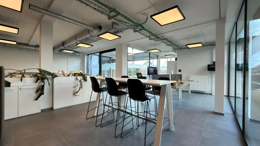 Instapklare kantoren met terras te huur vlakbij afrit E19 in Rumst foto 6