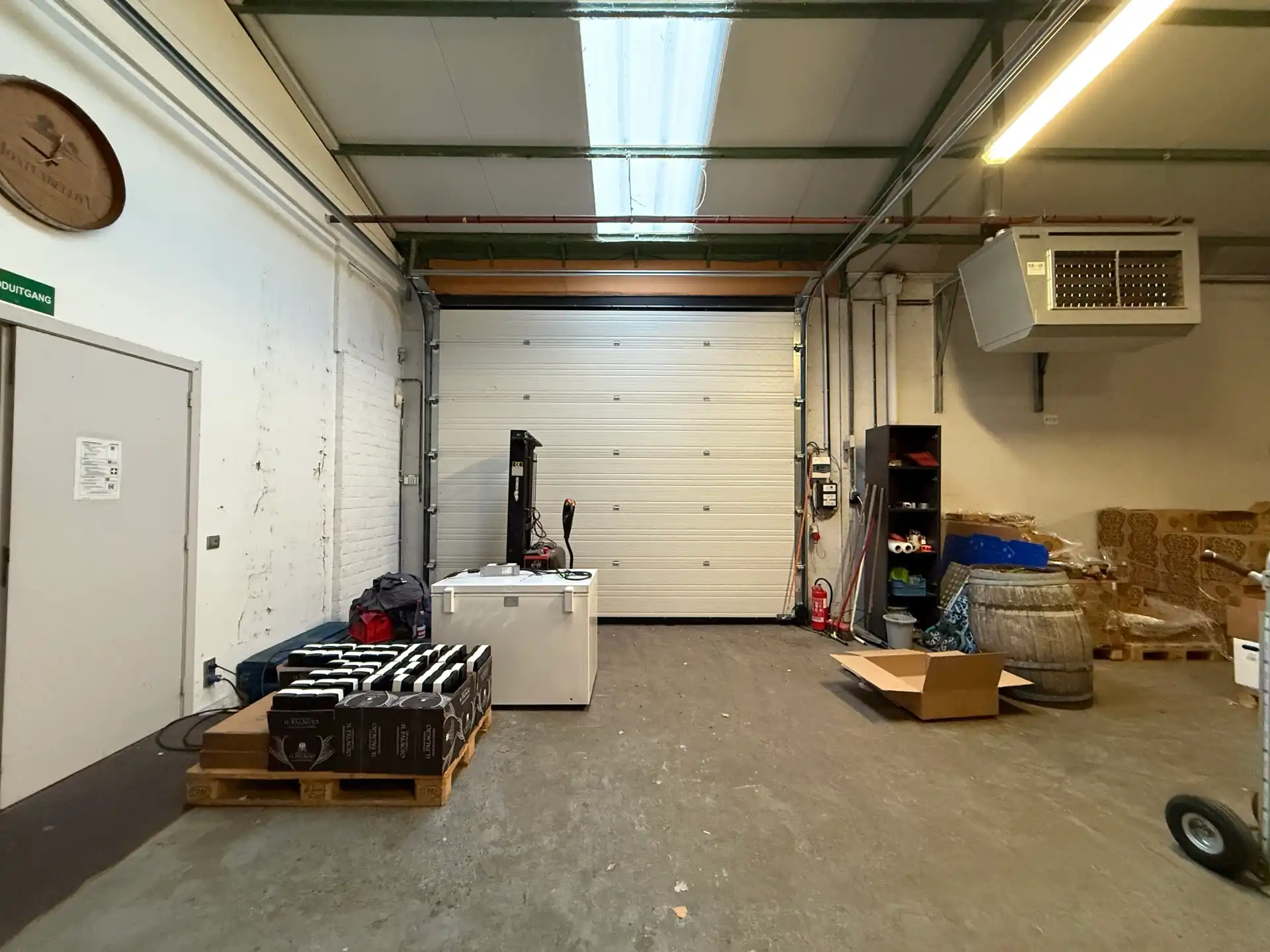 Kantoor met achtergelegen magazijn te huur foto 10