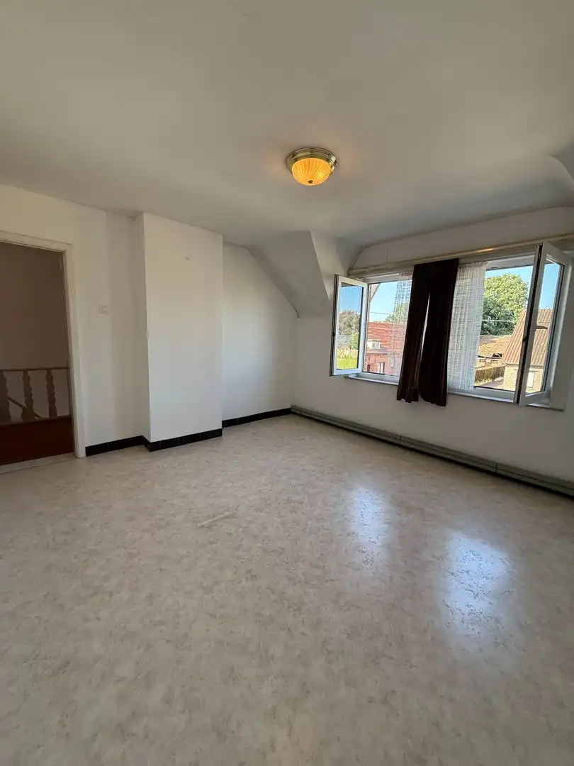 Ruime woning met 2 slaapkamers, veranda en volledig omheinde tuin te Heppen foto 27