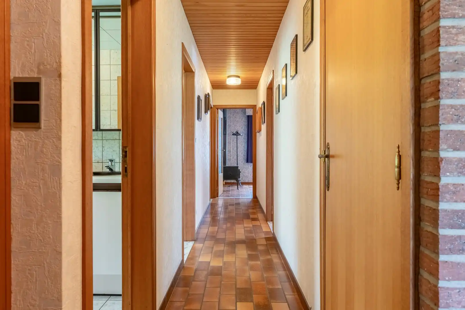 Ruime open bebouwing met 6 slaapkamers op een perceel van 13a 44ca foto 5