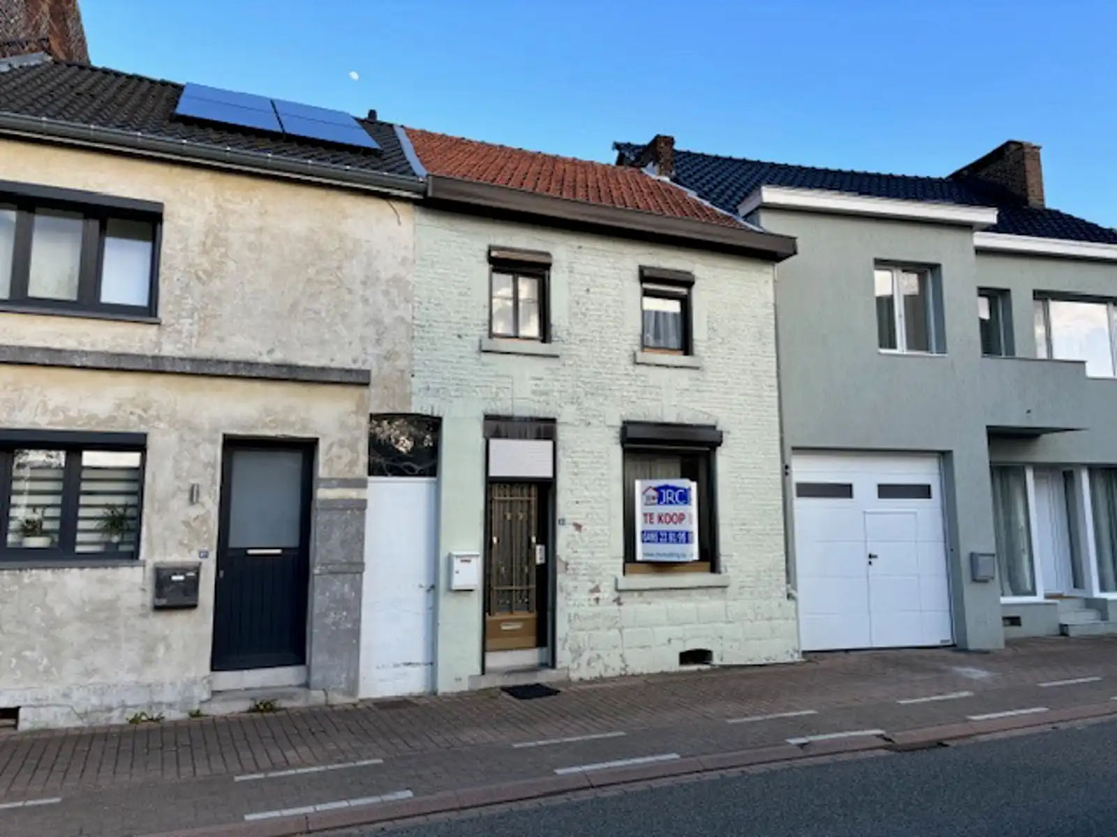 Hoofdfoto van de publicatie: Rijwoning met zij- en achteringang te Gingelom