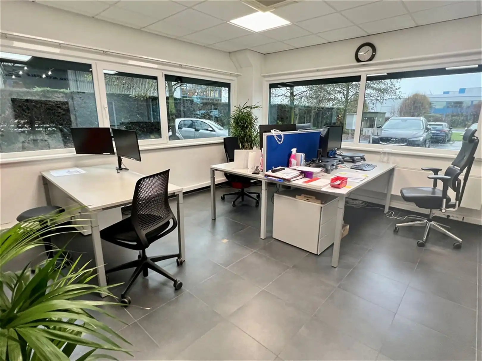 Kantoorgebouw foto 4