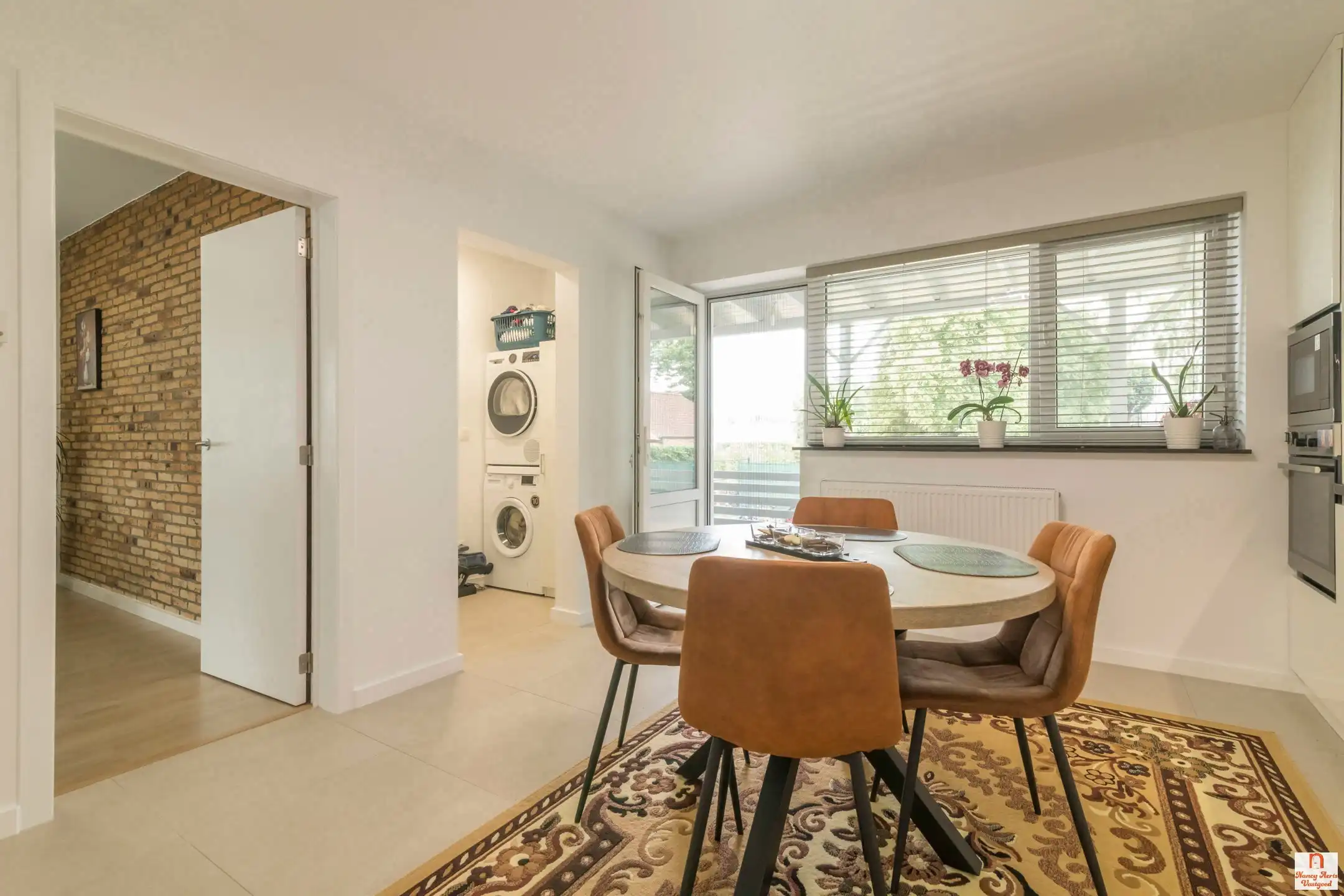 Grondig gerenoveerde splitlevelwoning in een rustige straat foto 14