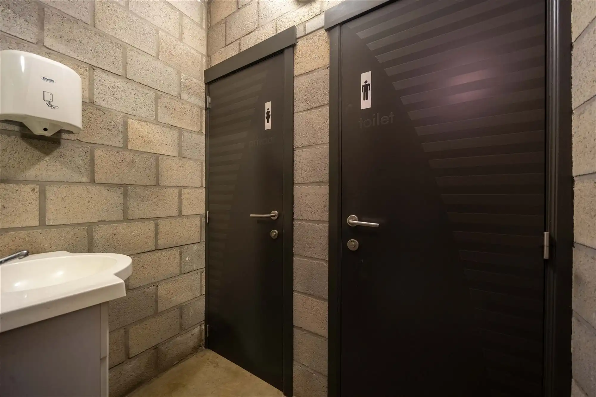 Prachtig recent handelspand in Heist-op-den-Berg te koop! foto 13