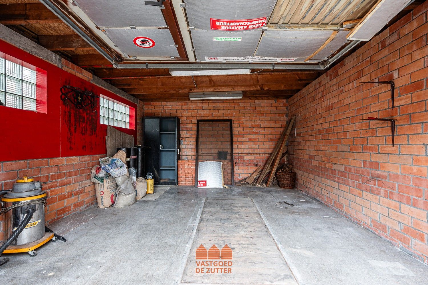 Halfopen bebouwing met 3 slaapkamers en garage op rustige locatie foto 24