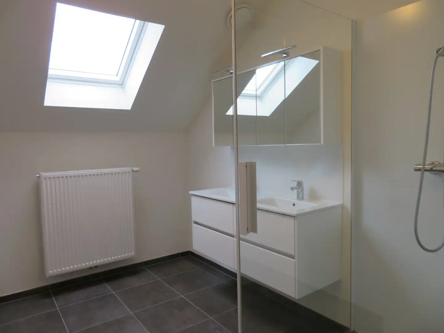 Recent appartement landelijk gelegen op de 1ste en 2de verdieping te Dilsen-Stokkem!  foto 16