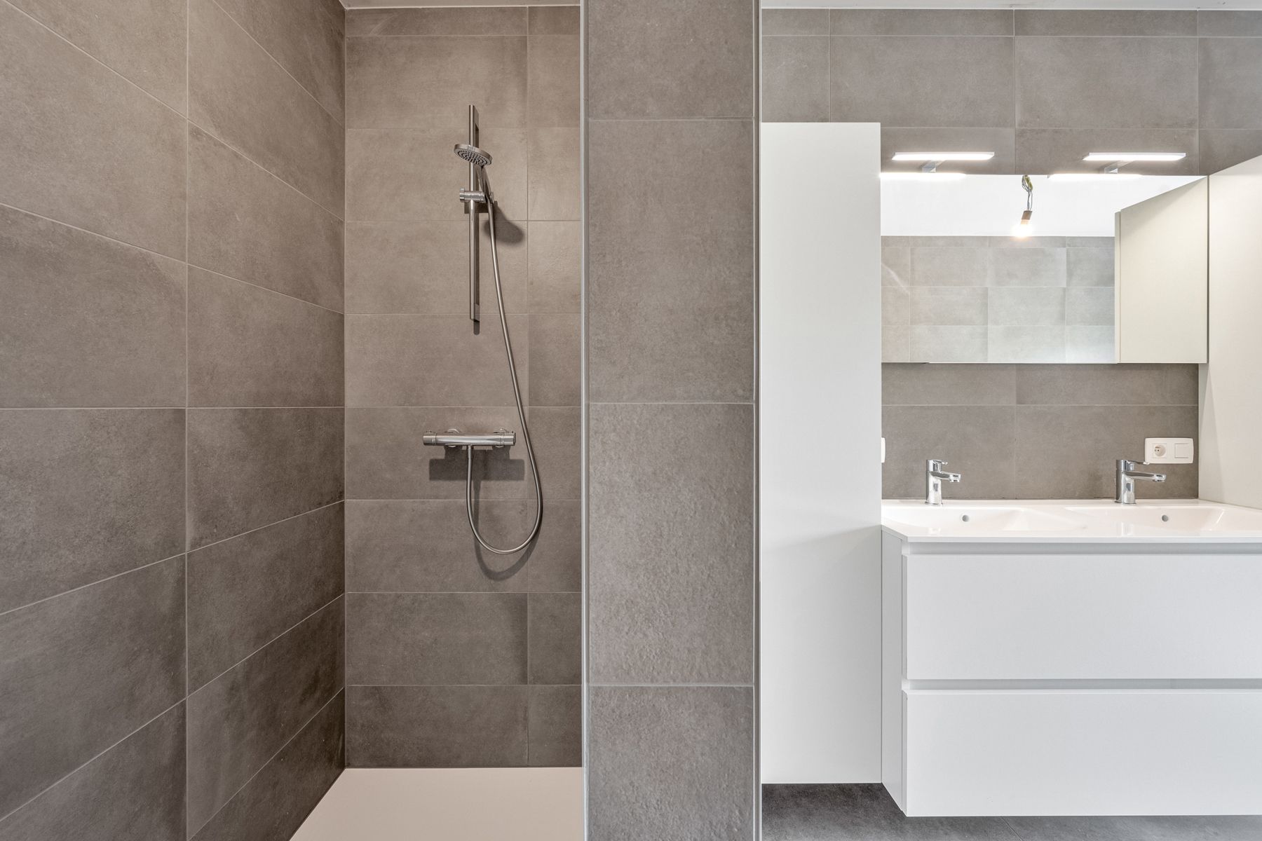 Instapklare nieuwbouwwoning met uitzicht op de velden foto 16