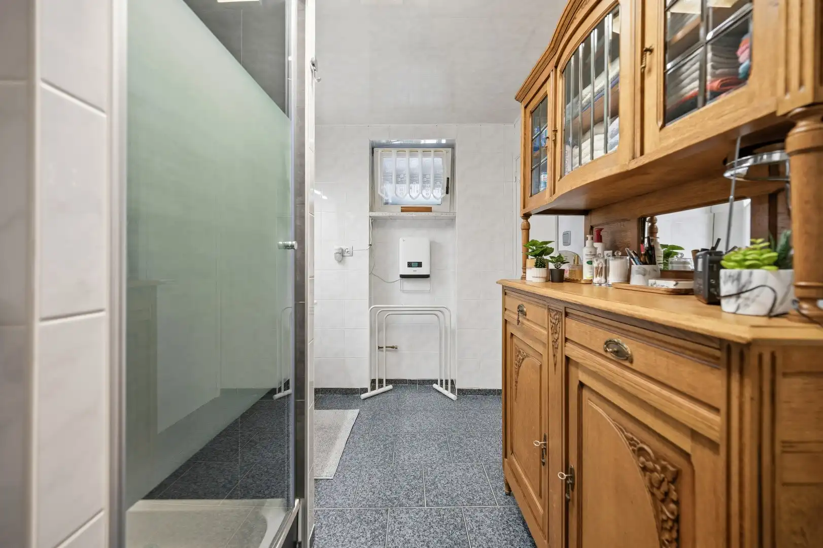 Instapklare rijwoning te Boutersem met tuin en 2 garages foto 10