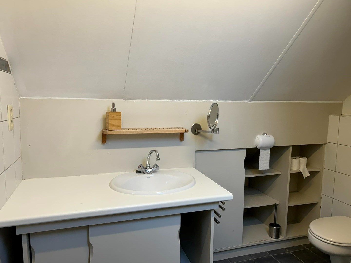 Ruim appartement met terras en 2 slaapkamers in OLV-Olen! foto 15