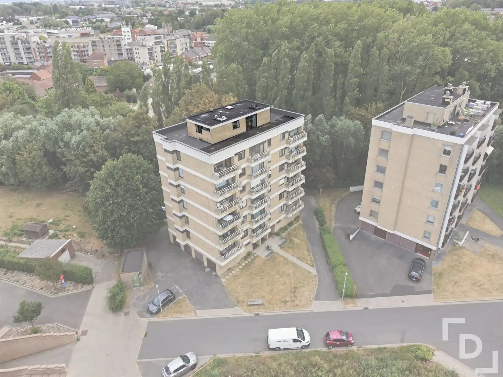 Studio met 2 staanplaatsen te koop met panoramisch zicht en enorm terras. foto 19