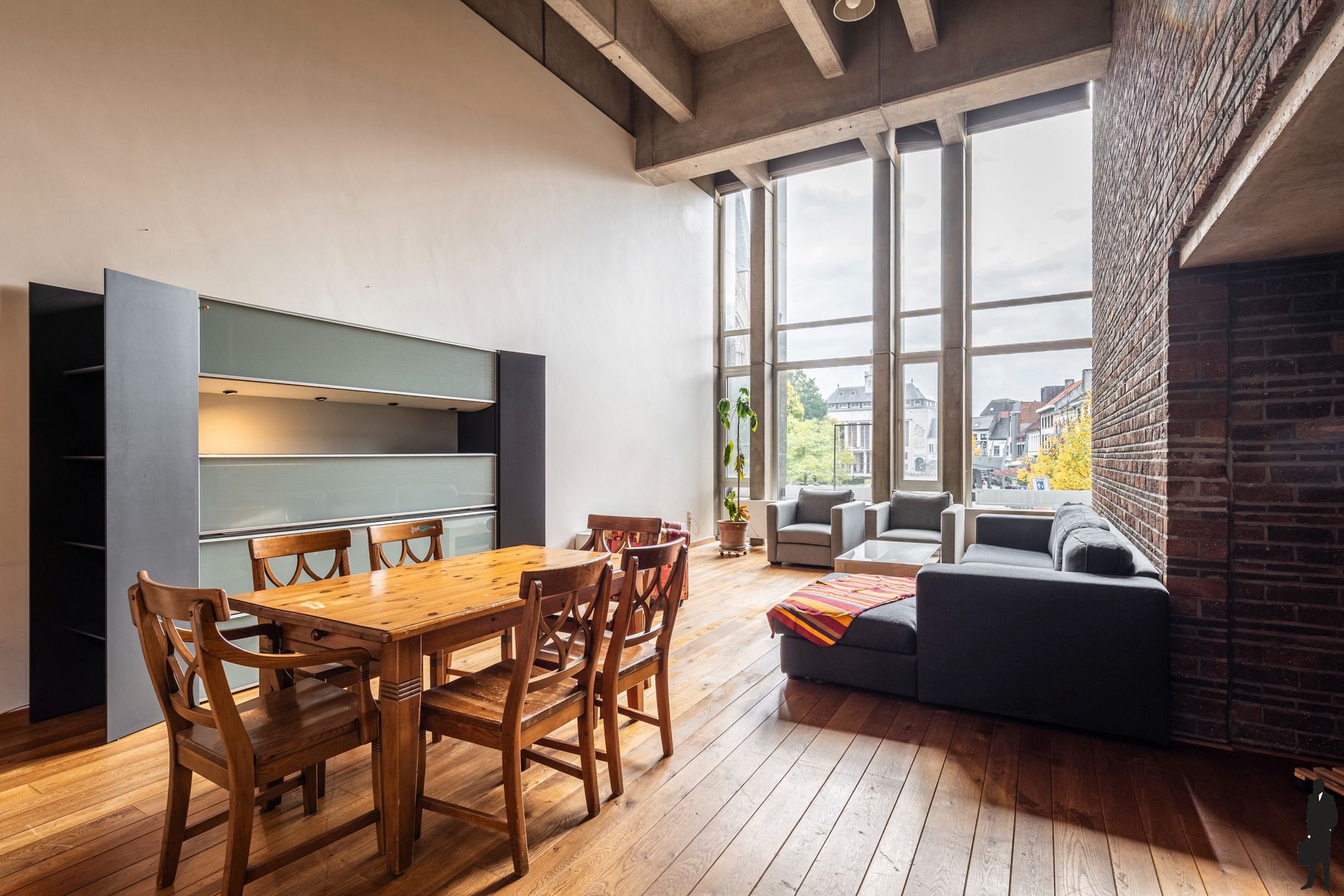 Duplex in loftstijl (182m²) met zicht op de Grote Markt ! foto 4