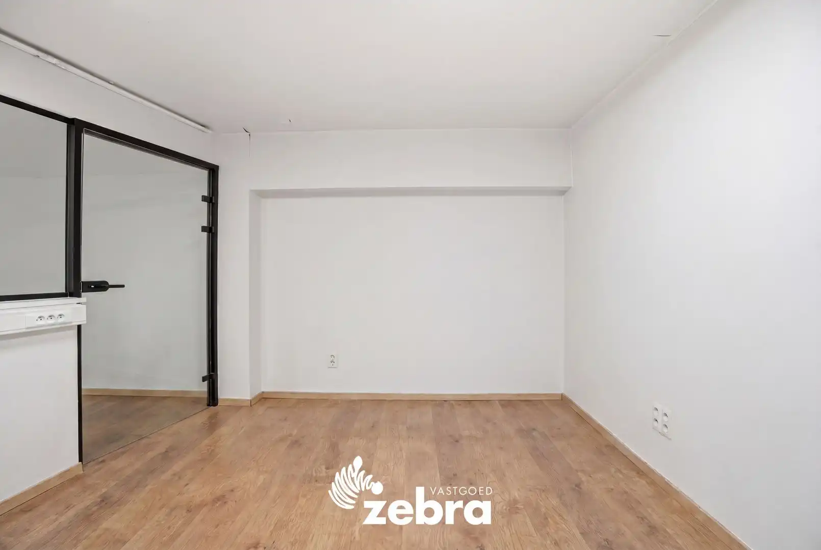 Handelspand met commerciële topligging in Roeselare! foto 5