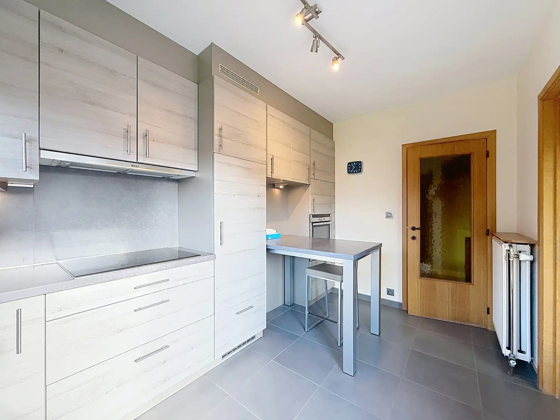 Ruime bel-etagewoning met 3 slaapkamers, dubbele garage en zonnige tuin in Dilbeek! foto 15