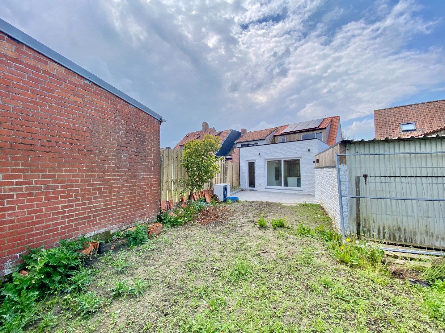 Ieper (Dikkebus) energiezuinige woning met tuin en garage. foto 9