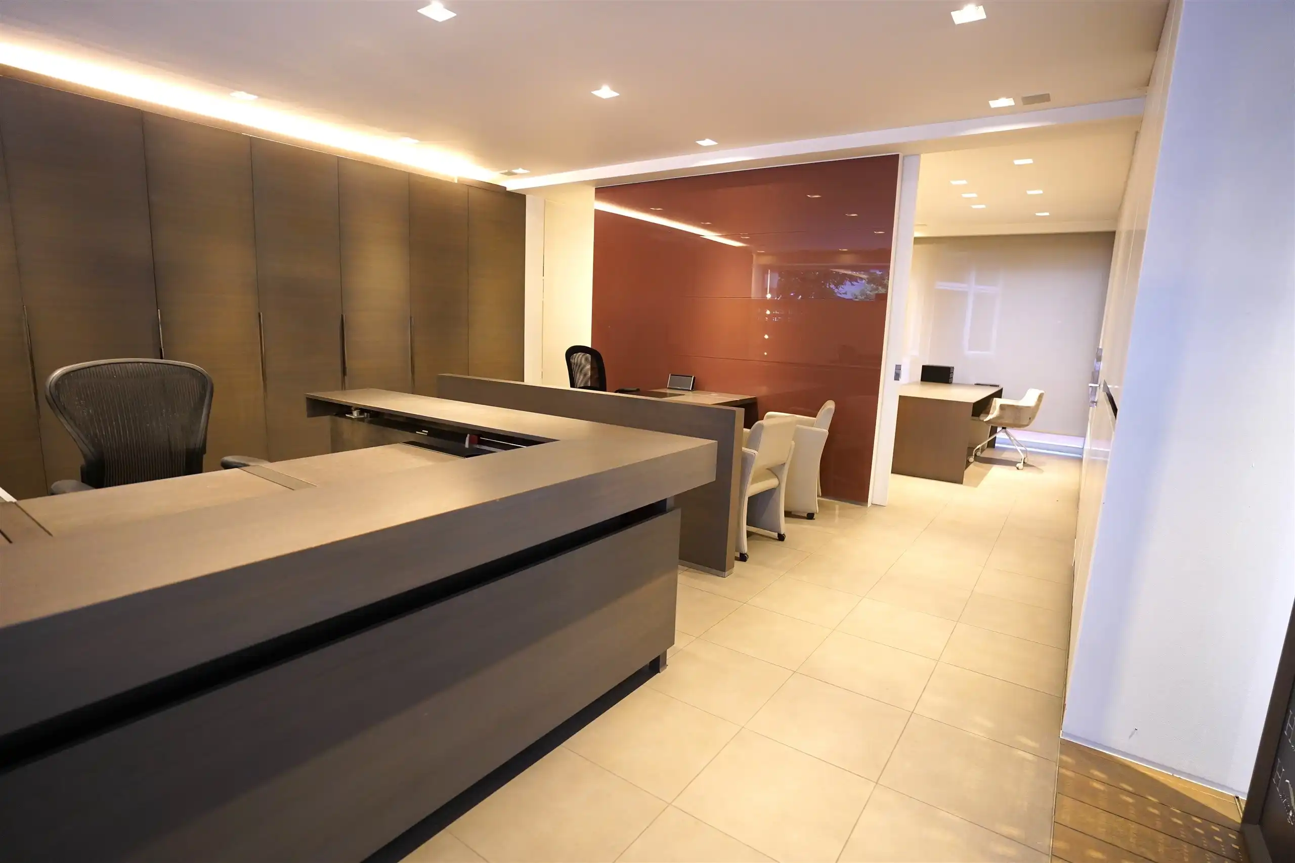 Instapklaar bureel tussen Grote Markt & Conservatoriumplein foto {{pictureIndex}}