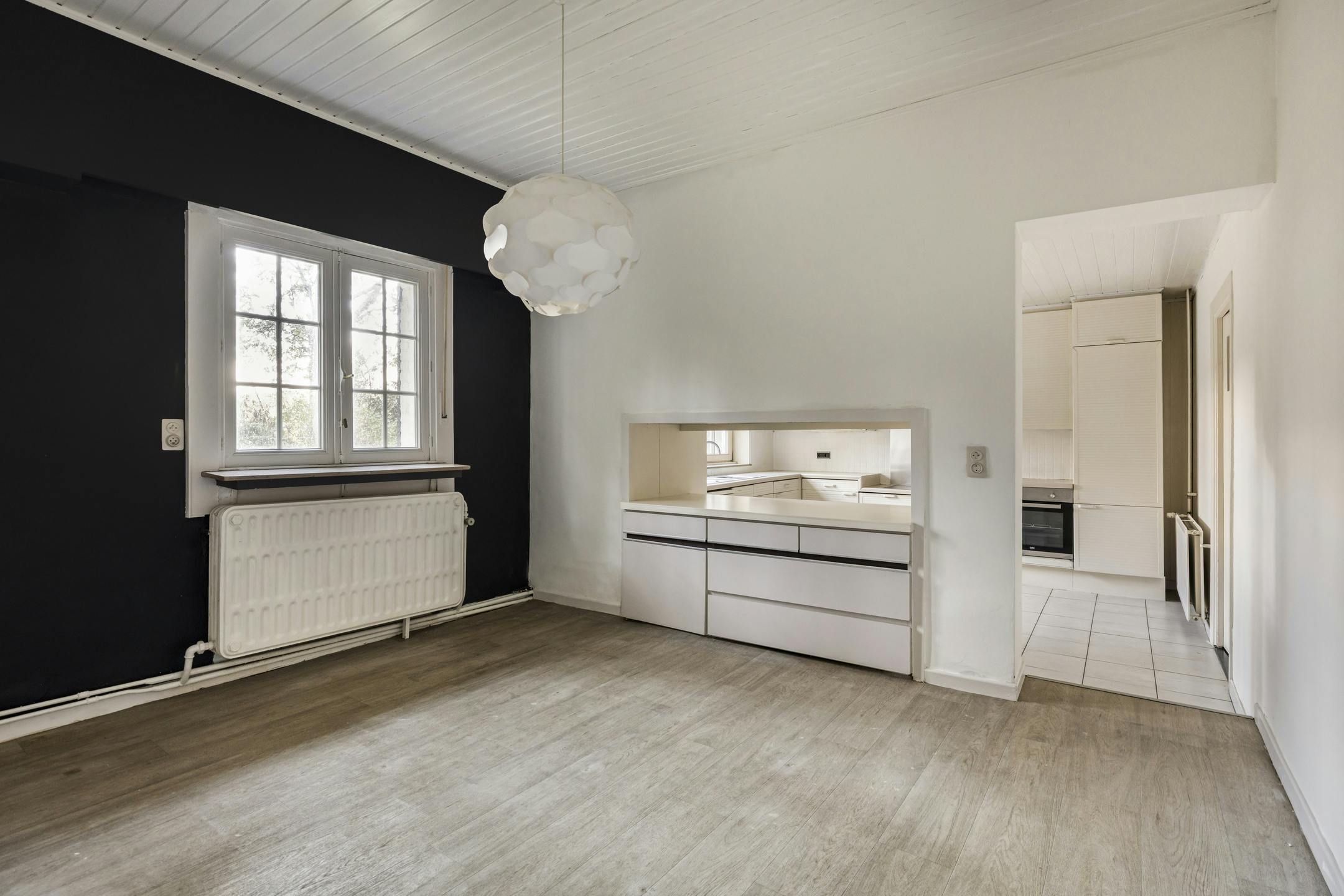 Charmant huis te koop in Putte-Kapellen met grote tuin foto 8