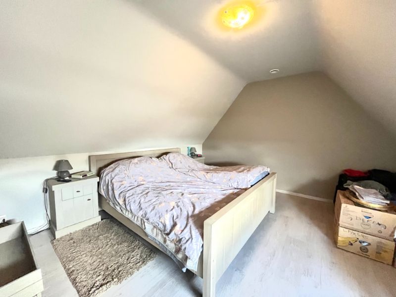 CHARMANTE HALFOPEN BEBOUWING MET DRIE SLAAPKAMERS TE HUUR foto 10